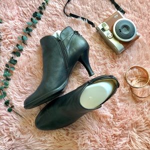 Sofft Black Leather Spool Heel Ankle Boot Booties